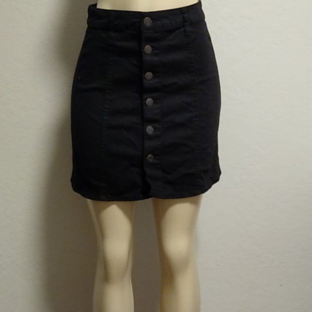 Mossimo Black Button Front Casual Teens Junior Mini Skirt 6 -- Final Price